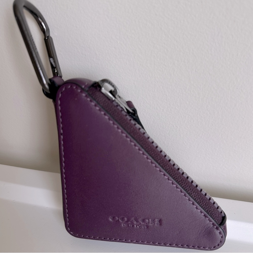 Coach Triangle Zip Pouch Leather Dark Grape Carabiner C5647 - Picture 6 of 17